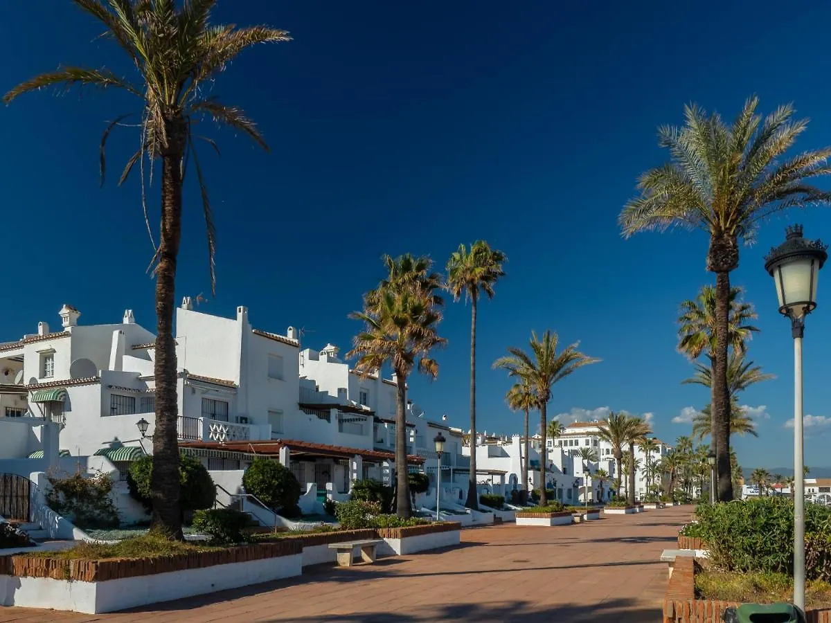 2051-New 3 Bedrooms On Golf Estepona 0*,