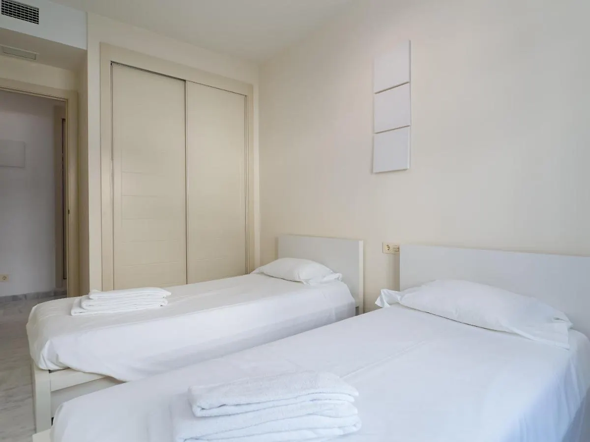 2051-New 3 Bedrooms On Golf Estepona 0*,